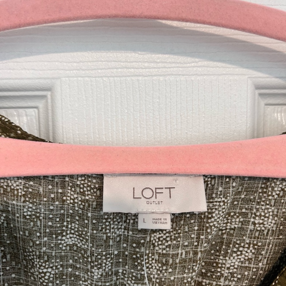 NWT LOFT Olive Green Ruffle Front Blouse Size L - Picture 6 of 7